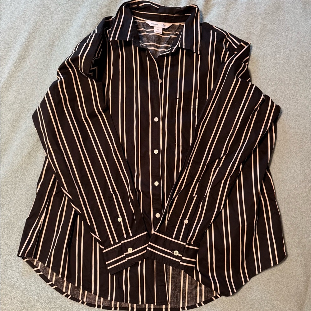 Old Navy Black and White Striped Button Down Shirt